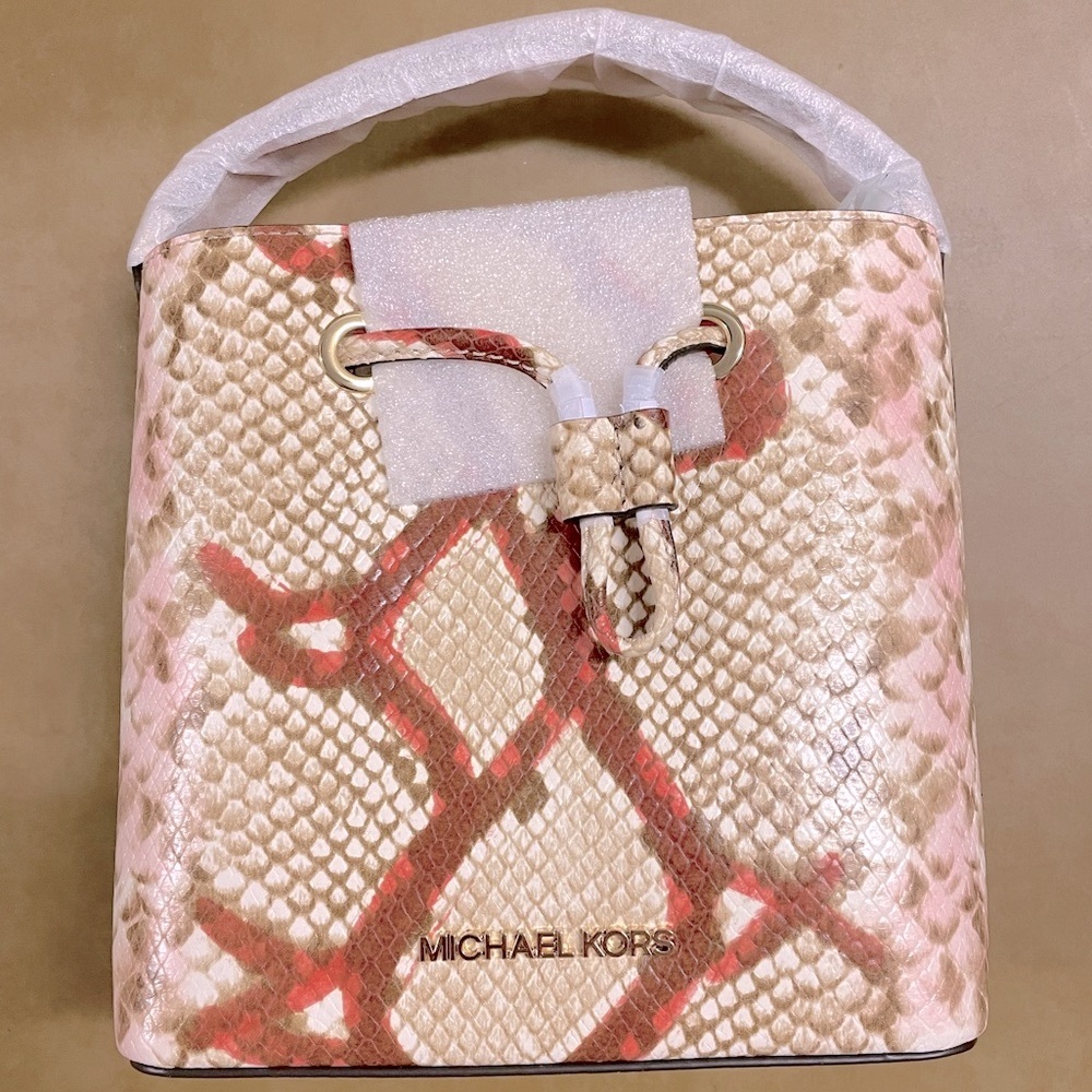 Michael Kors NWT 🎉Host Pick x4🎉 Suri Leather Bucket Crossbody- coral snake